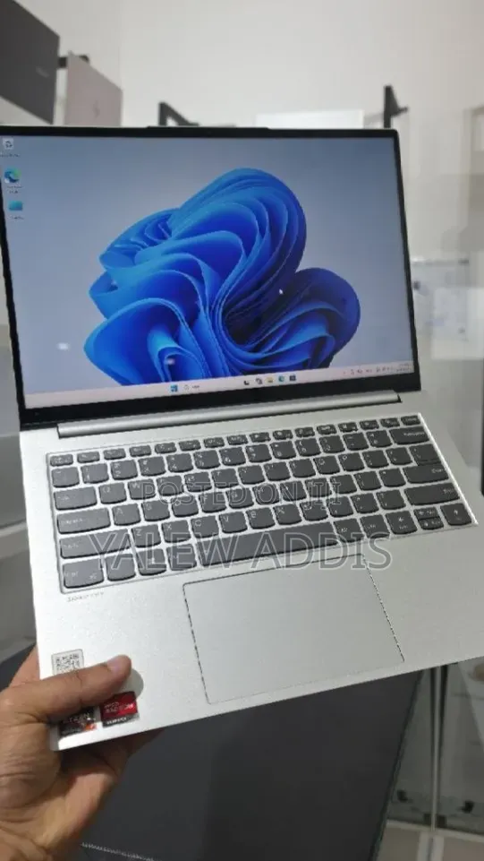 New Laptop Lenovo IdeaPad 110 16GB AMD Ryzen 7 SSD 512GB