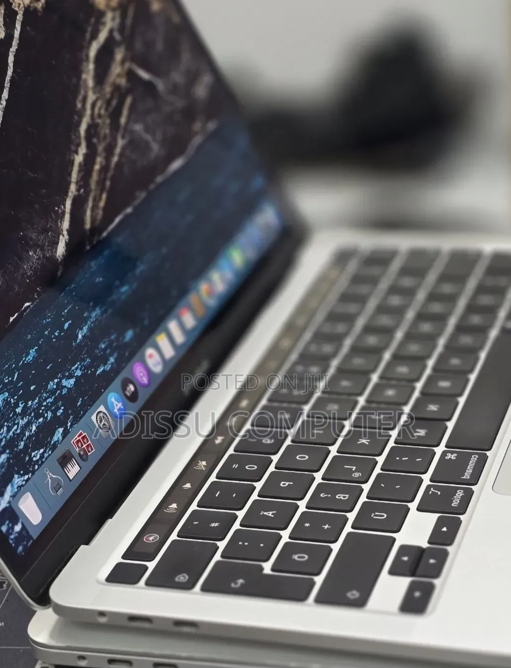 New Laptop Apple MacBook Pro 2020 32GB Intel Core i7 SSD 512GB