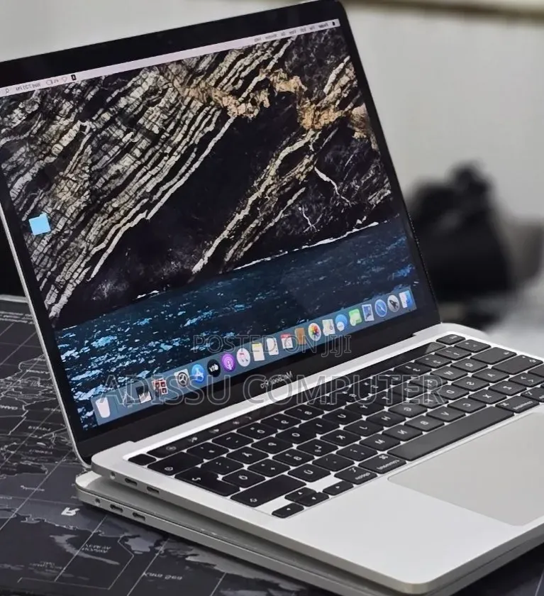 New Laptop Apple MacBook Pro 2020 32GB Intel Core i7 SSD 512GB