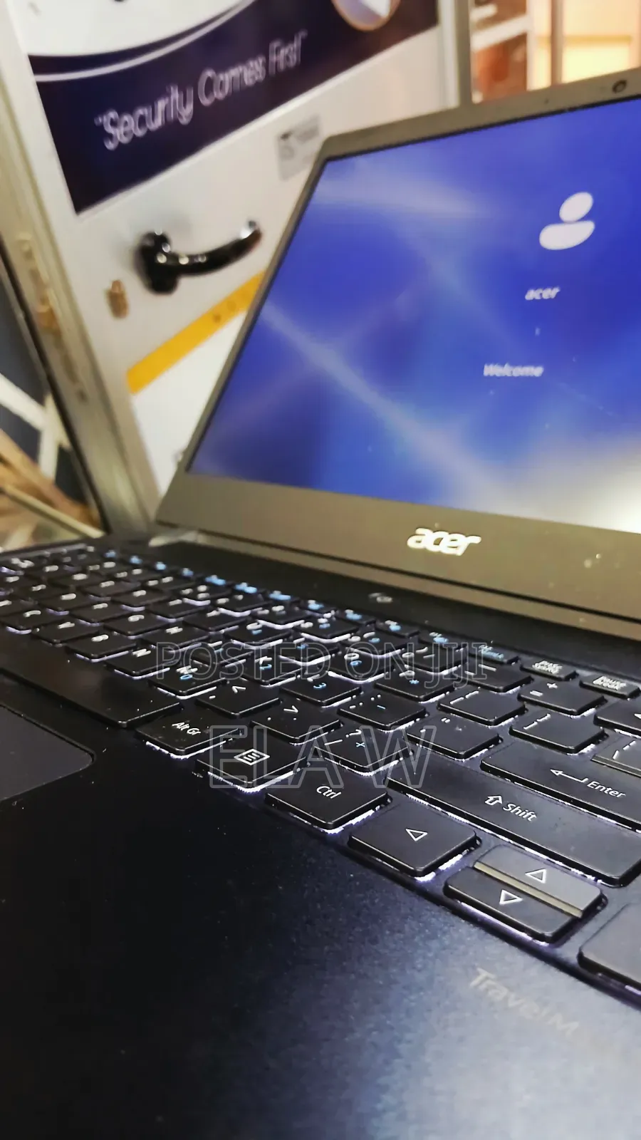 New Laptop Acer TravelMate X514-51 8GB Intel Core i5 SSD 256GB
