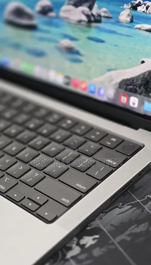 New Laptop Apple MacBook Pro 2021 M1 32GB Apple M1 Pro SSD 512GB