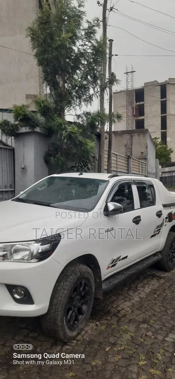 Toyota D4D Double Picup Rent