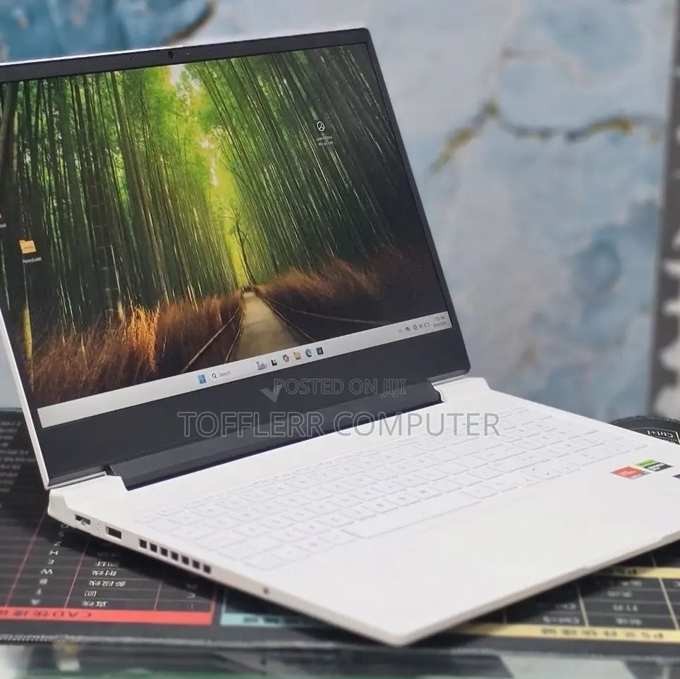 New Laptop HP Victus 15 16GB AMD Ryzen 7 SSD 512GB