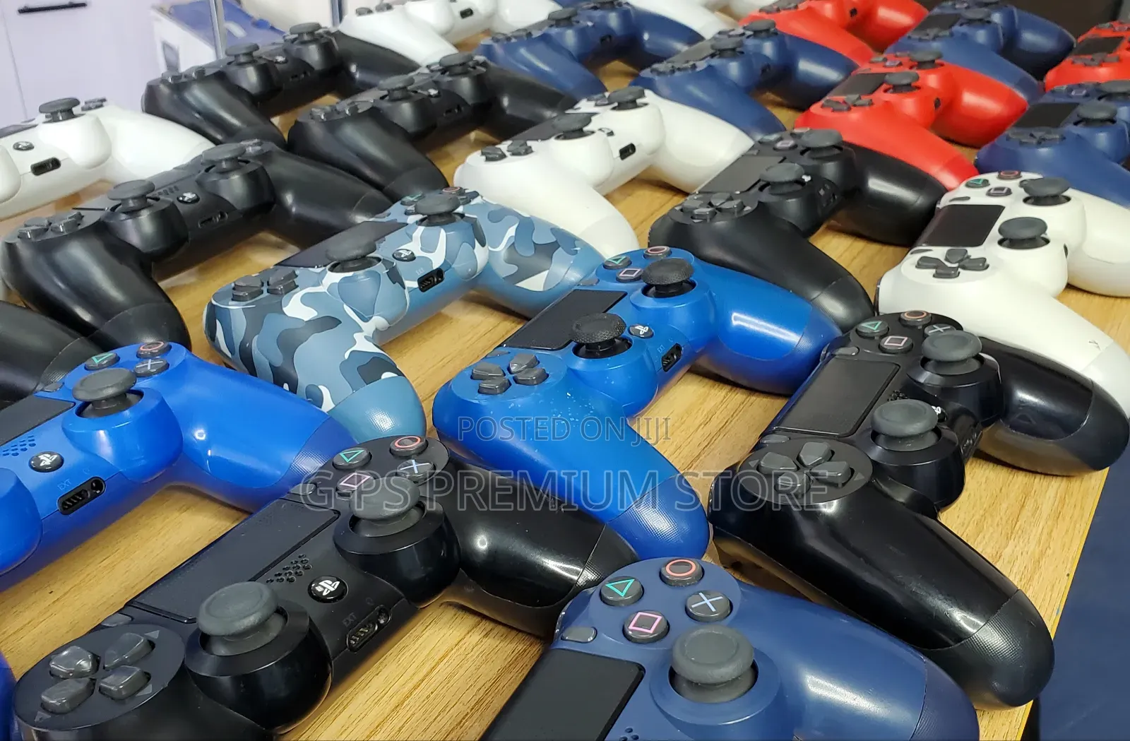 PS4 Original Joystick | Imported From Dubai በፈለጉት ከለር መርጠው መውሰድ ይችላሉ
‎