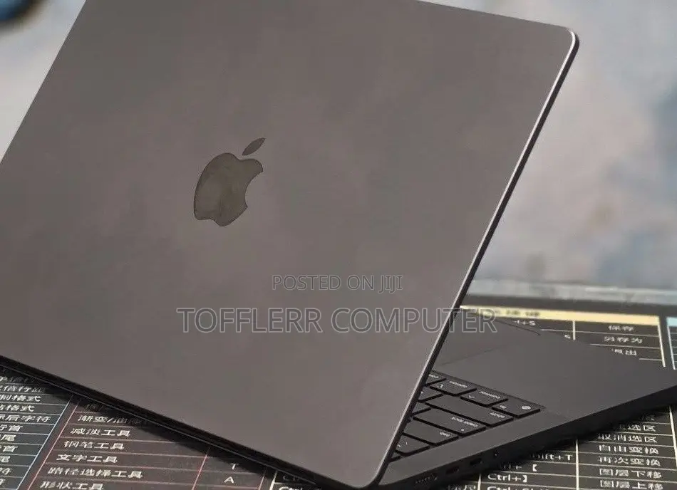 New Laptop Apple MacBook Pro 2024 M4 Pro 16GB Apple M4 Pro SSD 512GB