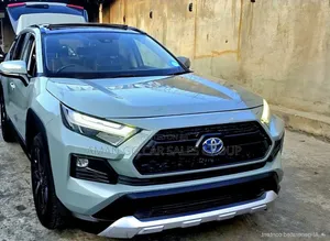 Toyota RAV4 2022 Green