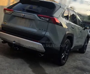 Toyota RAV4 2022 Green