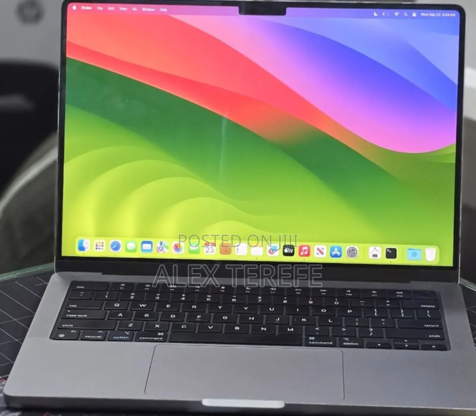 New Laptop Apple MacBook Pro 2023 M3 8GB Apple M3 SSD 512GB