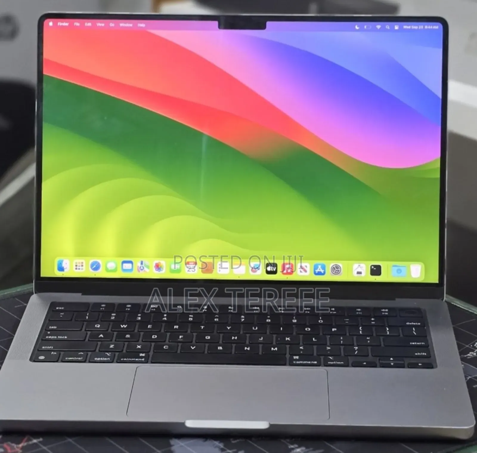 New Laptop Apple MacBook Pro 2023 M3 8GB Apple M3 SSD 512GB