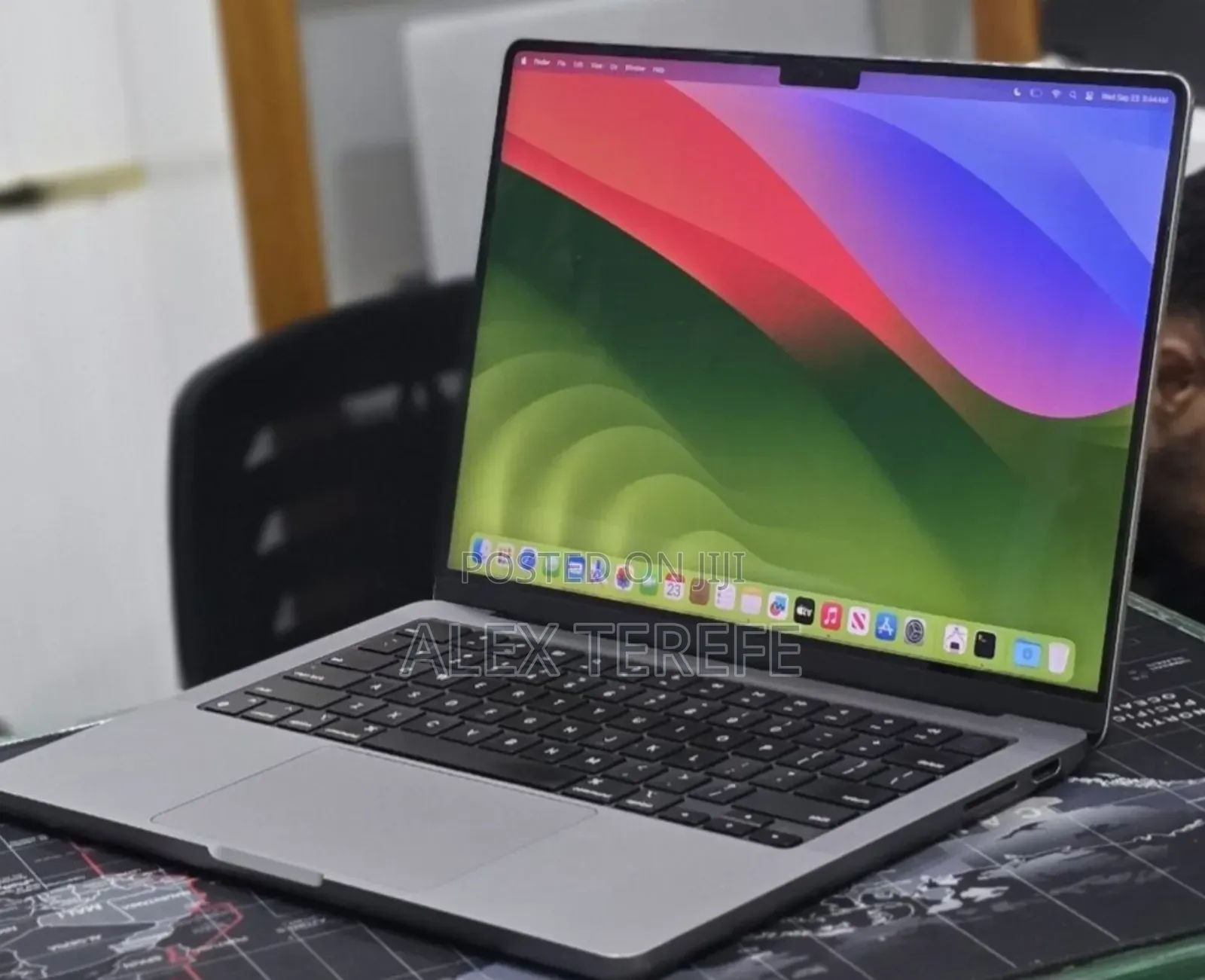 New Laptop Apple MacBook Pro 2023 M3 8GB Apple M3 SSD 512GB
