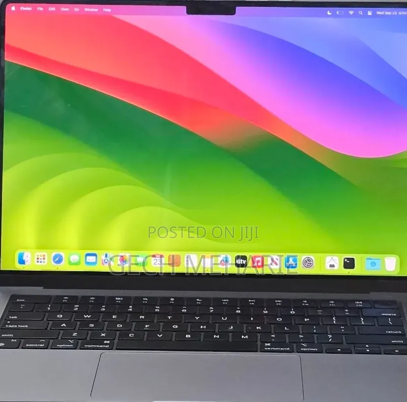 New Laptop Apple MacBook Pro 2023 M3 8GB Apple M3 Pro SSD 512GB
