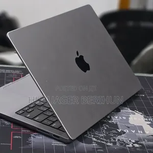 New Laptop Apple MacBook Pro 2023 M3 8GB Apple M3 SSD 512GB