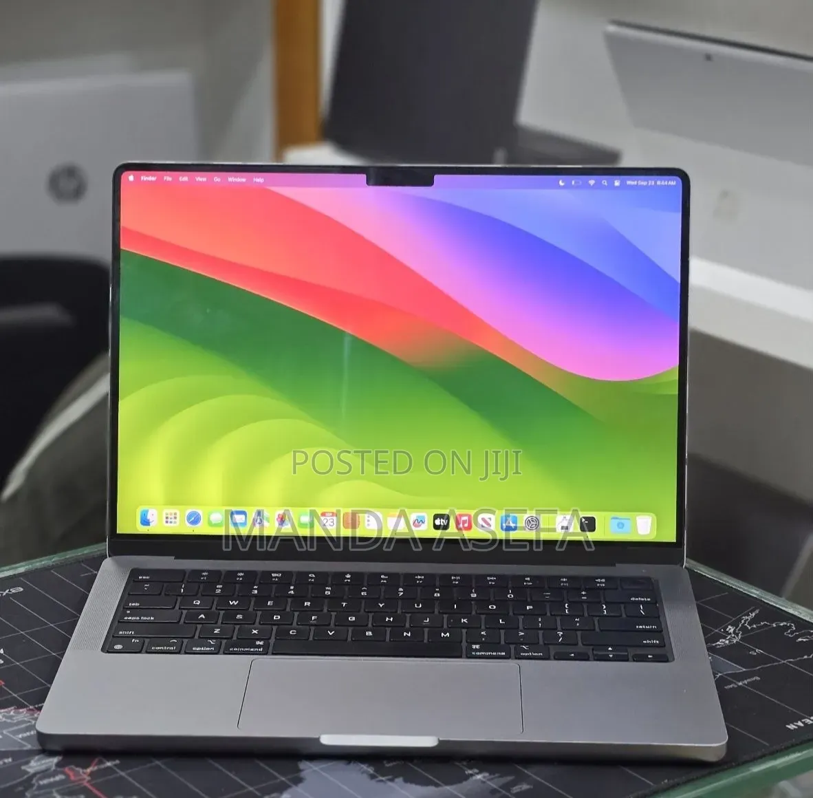 New Laptop Apple MacBook Pro 2023 M3 8GB Apple M3 SSD 512GB