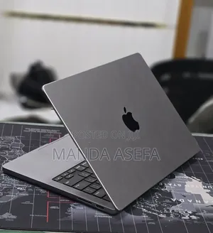 New Laptop Apple MacBook Pro 2023 M3 8GB Apple M3 SSD 512GB