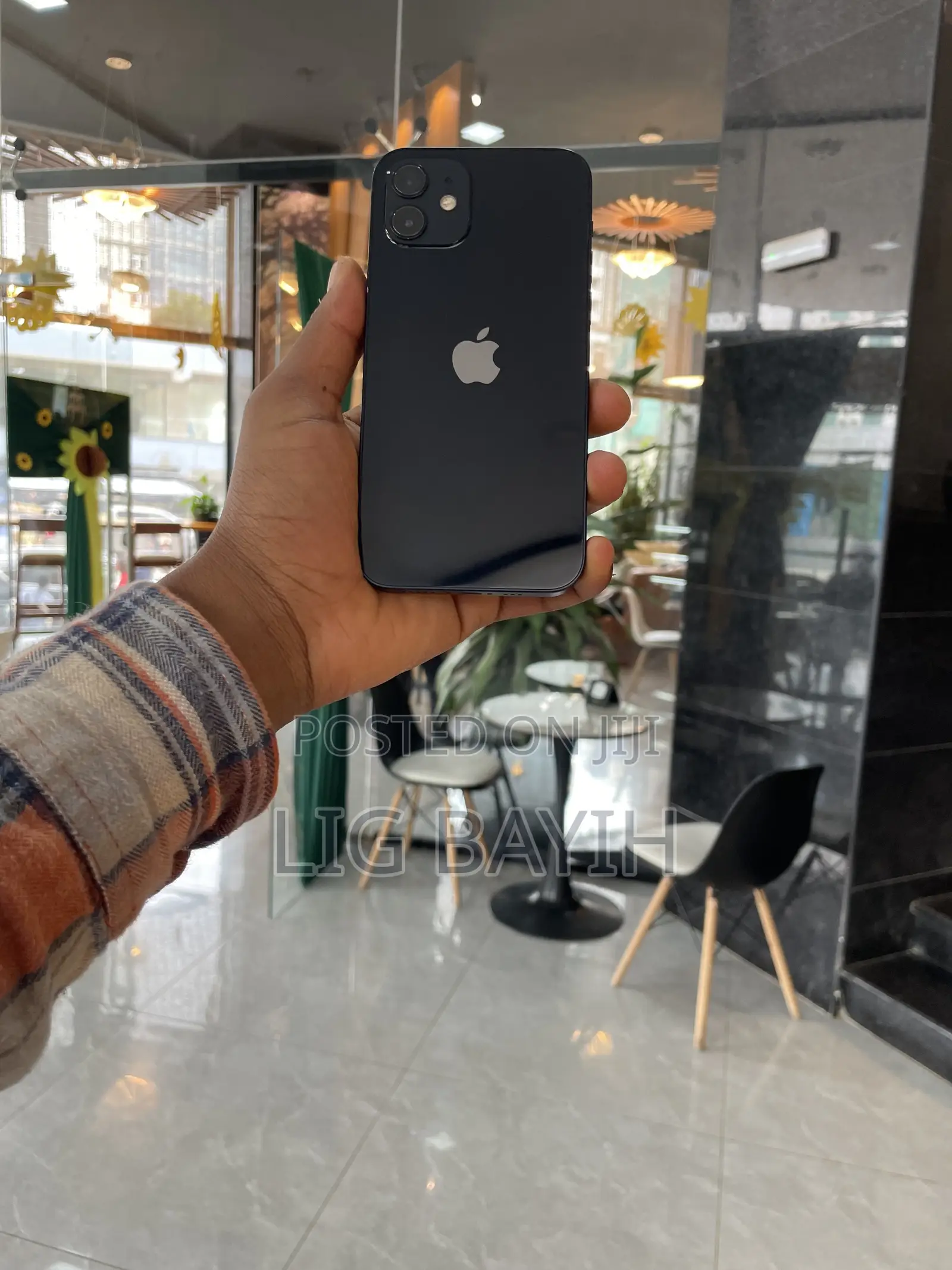 Apple iPhone 12 64 GB Black