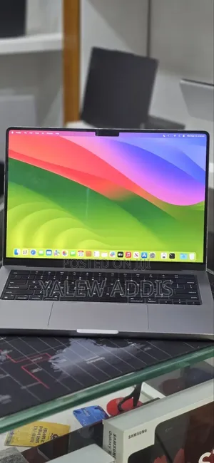 New Laptop Apple MacBook Pro 2023 M3 8GB Apple M3 SSD 512GB