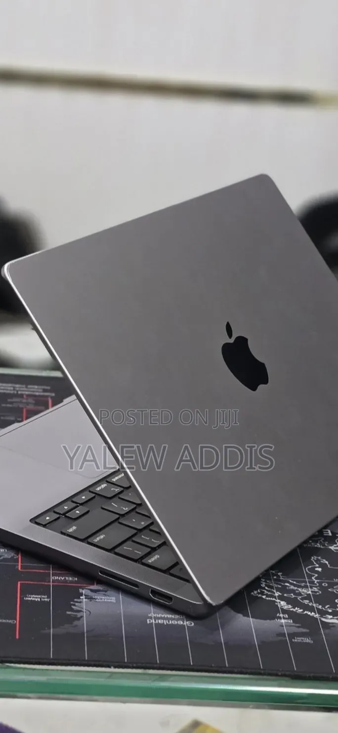 New Laptop Apple MacBook Pro 2023 M3 8GB Apple M3 SSD 512GB