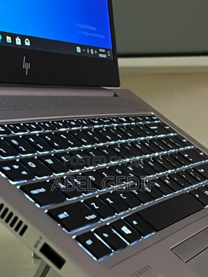 New Laptop HP EliteBook 840 8GB Intel Core i5 SSD 512GB