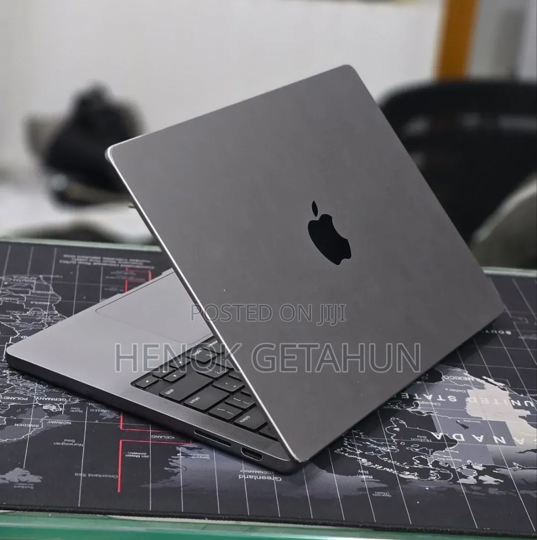 New Laptop Apple MacBook Pro 2023 M3 8GB Apple M3 SSD 512GB
