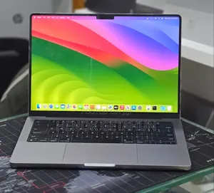 New Laptop Apple MacBook Pro 2023 M3 8GB Apple M3 SSD 512GB