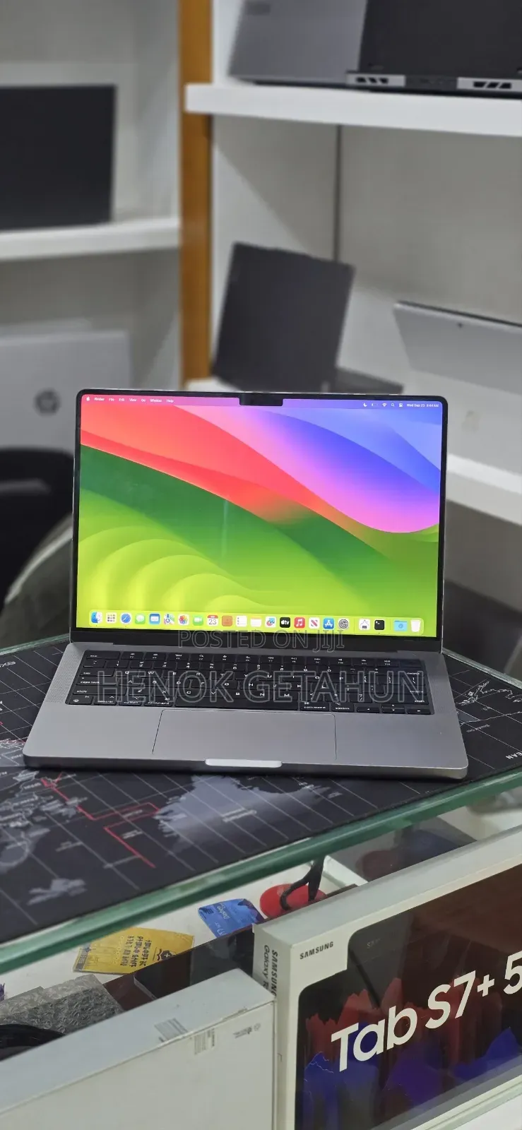 New Laptop Apple MacBook Pro 2023 M3 8GB Apple M3 SSD 512GB