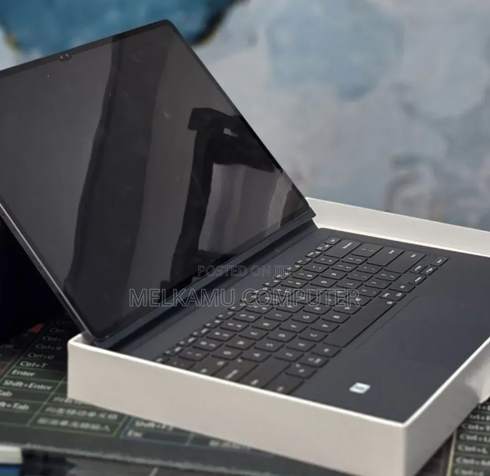 New Laptop Samsung Galaxy Book6 Ultra 12GB Intel Core Ultra 5 SSD 256GB