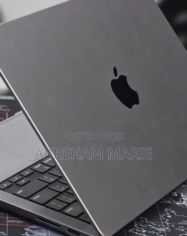 New Laptop Apple MacBook Pro 2023 M3 8GB Apple M3 Pro SSD 512GB