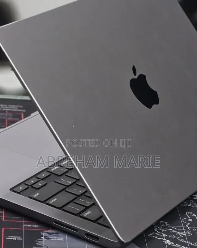 New Laptop Apple MacBook Pro 2023 M3 8GB Apple M3 Pro SSD 512GB