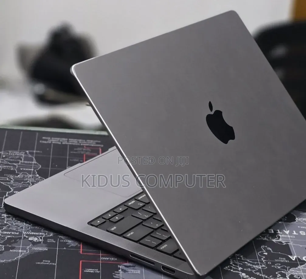 New Laptop Apple MacBook Pro 2023 M3 8GB Apple M3 SSD 512GB