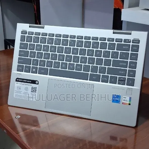 New Laptop HP Envy x360 8GB Intel Core i5 SSD 512GB