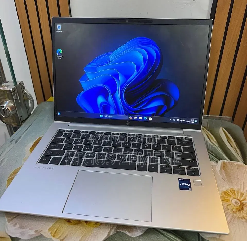 New Laptop HP EliteBook 840 16GB Intel Core i5 SSD 512GB