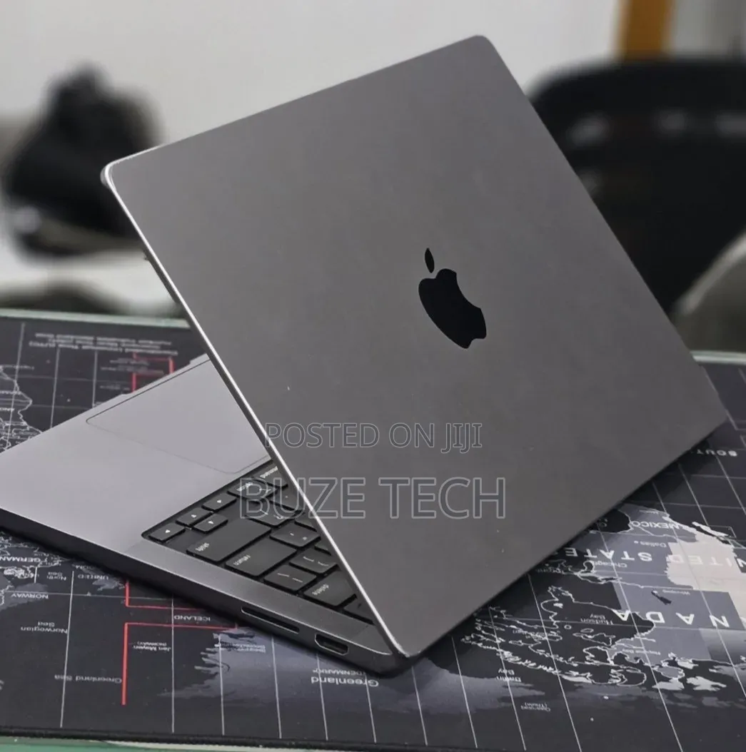 New Laptop Apple MacBook Pro 2023 M3 8GB Apple M3 Pro SSD 512GB