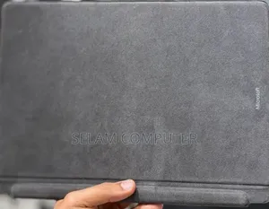 New Laptop Microsoft Surface 8GB Intel Core i5 SSD 256GB