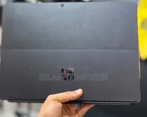 New Laptop Microsoft Surface 8GB Intel Core i5 SSD 256GB