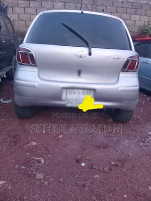 Toyota Vitz 2003 Silver