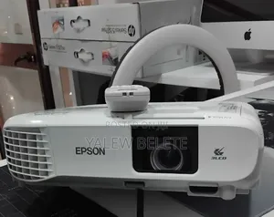 BRAND NEW EPSON Projector 
Has Remote