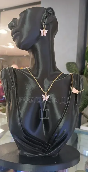 Neckless+ Earing+ Bracelet