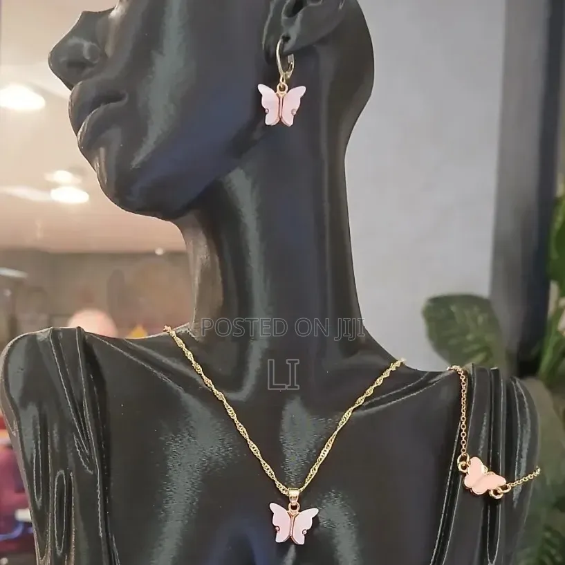 Neckless+ Earing+ Bracelet