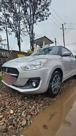 Suzuki Swift 2021 Silver