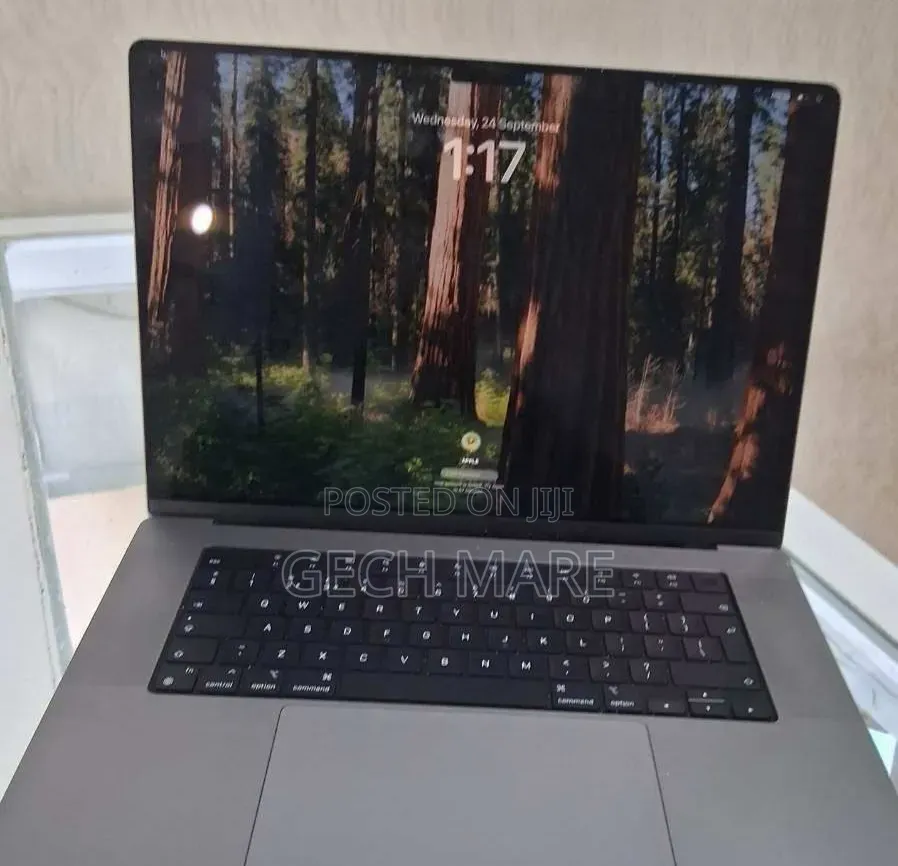 New Laptop Apple MacBook Pro 2021 M1 16GB Apple M1 Pro SSD 512GB