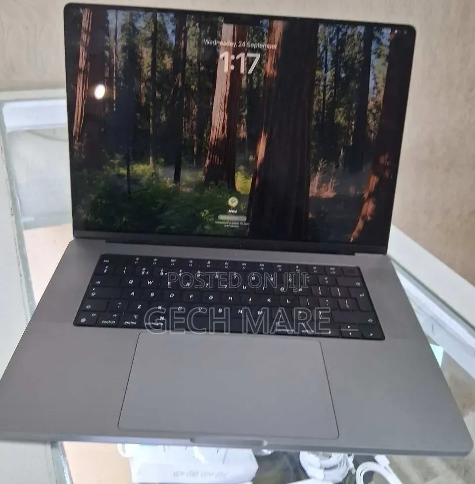 New Laptop Apple MacBook Pro 2021 M1 16GB Apple M1 Pro SSD 512GB