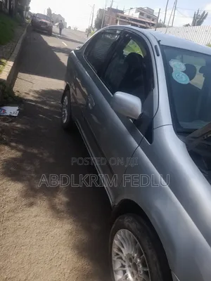 Toyota Platz 2001 Silver