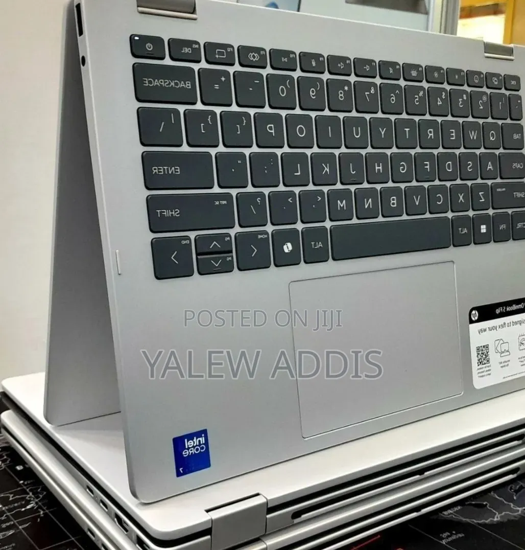 New Laptop HP OmniBook 5 Flip 16GB Intel Core 7 SSD 512GB