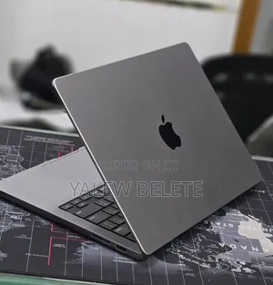 New Laptop Apple MacBook Pro 2023 M3 8GB Apple M3 SSD 512GB
