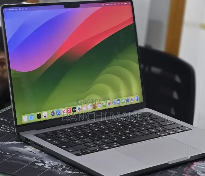 New Laptop Apple MacBook Pro 2023 M3 8GB Apple M3 SSD 512GB