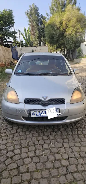 Toyota Vitz 2001 Silver