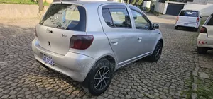 Toyota Vitz 2001 Silver