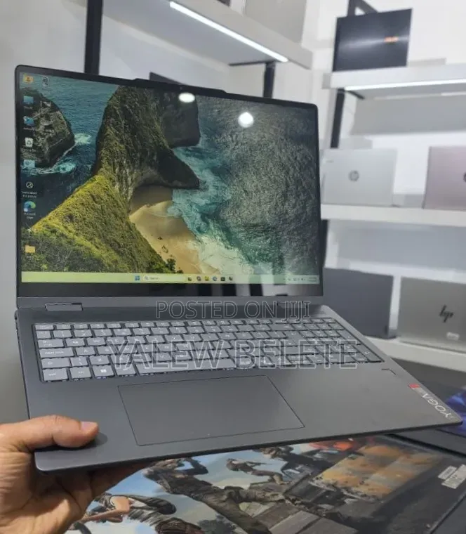 New Laptop Lenovo Yoga 330 16GB Intel Core Ultra 5 SSD 512GB
