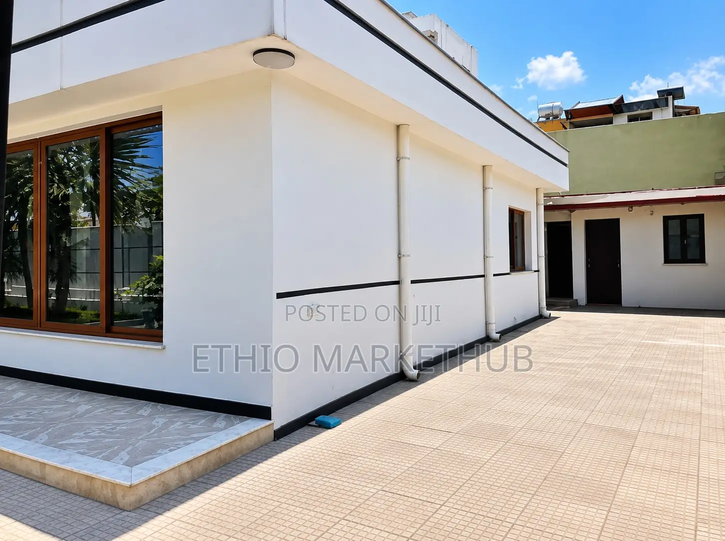 Furnished 5bdrm Villa in Bole for sale