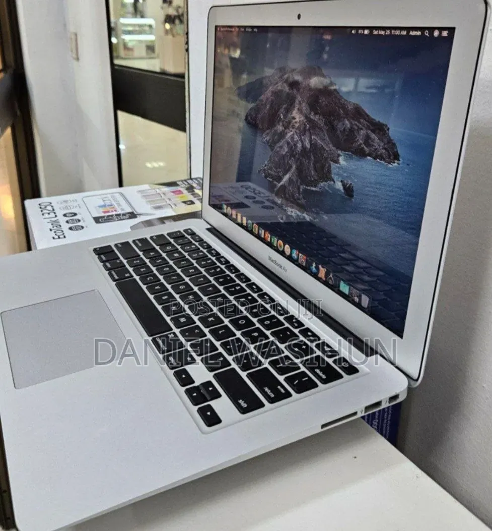 New Laptop Apple MacBook Air 2013 4GB Intel Core i5 SSD 128GB